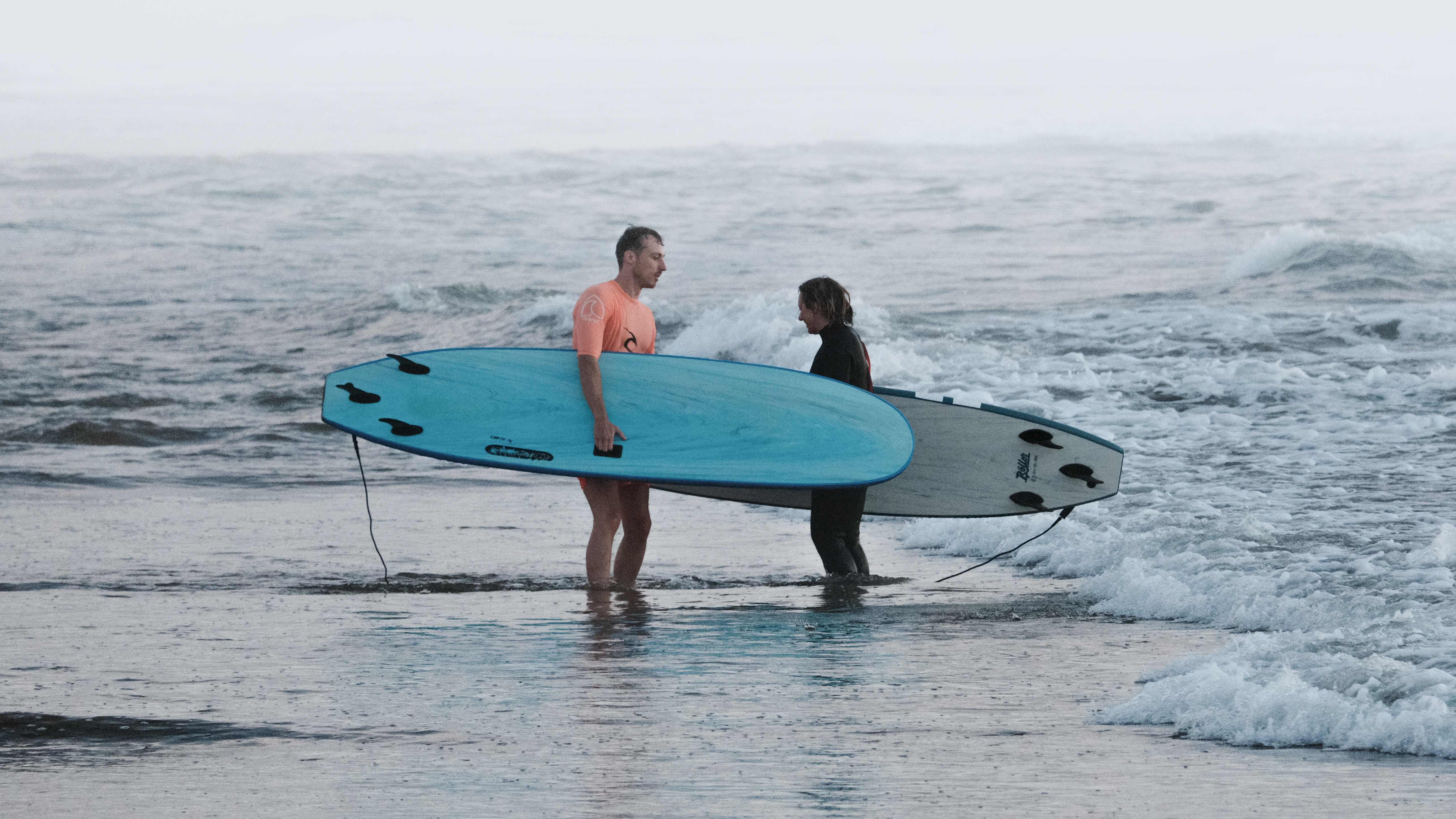 Lifestyle photography - surfers at beach